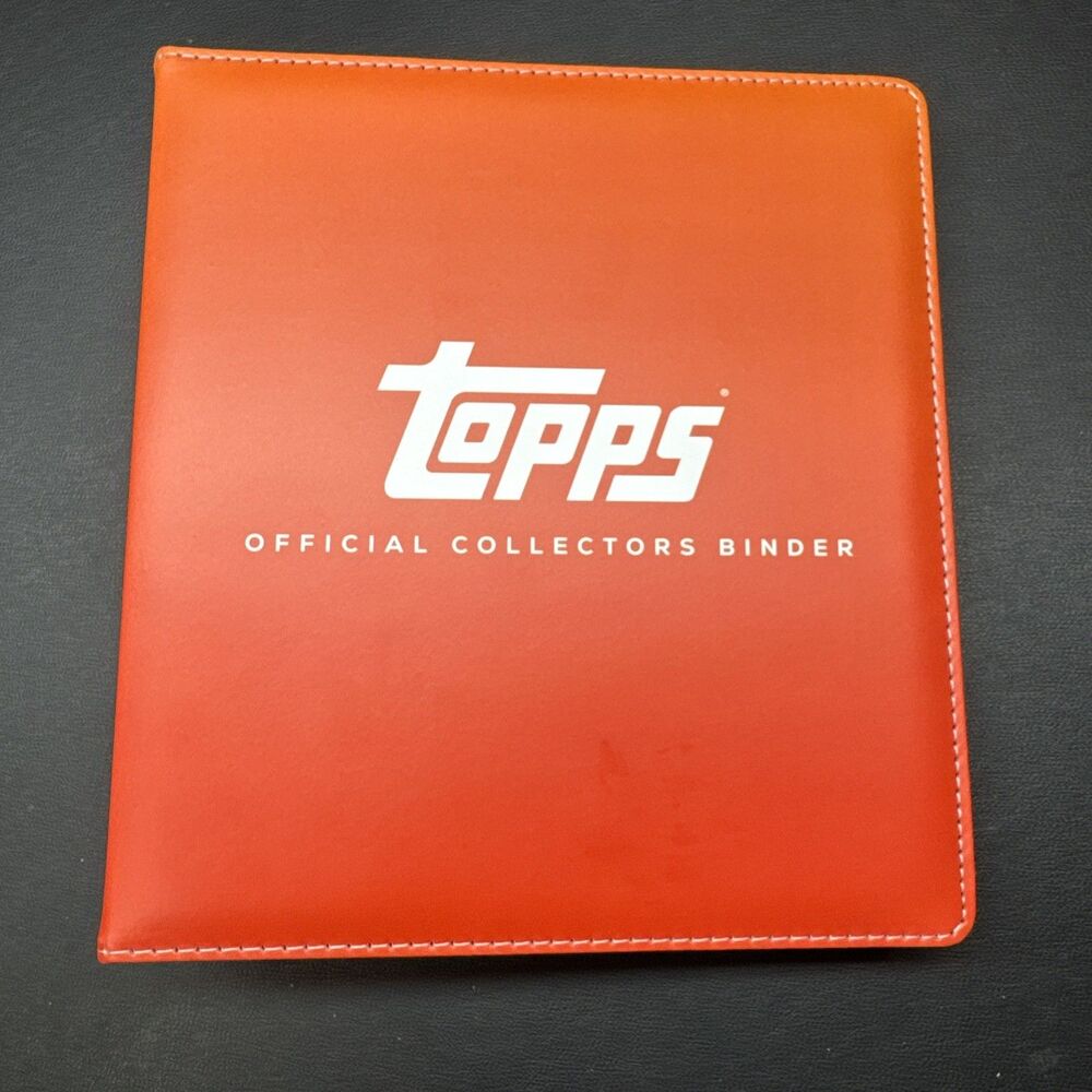 NEW 2026 Topps Collectors Binder with 10 4-Pocket Pages. Holds 80 Cards.